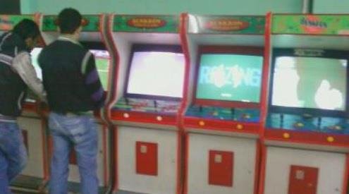 Atari Salonları ve Retro Oyun Makineleri: Zamanda Bir Yolculuk